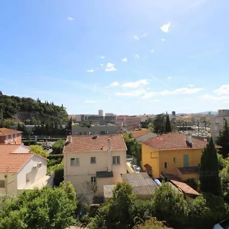 Apartment 3p With Parking And Air Conditioning, Near The Sea.